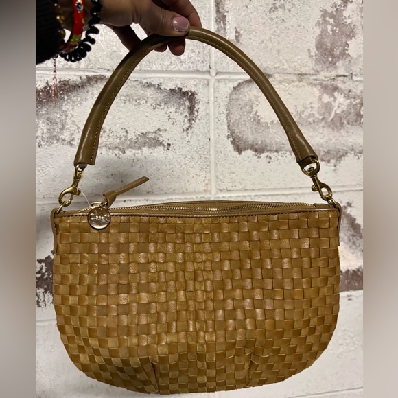 NWT CLARE V. Petit Moyen woven mini messenger bag in Sequoia. - Picture 4 of 8